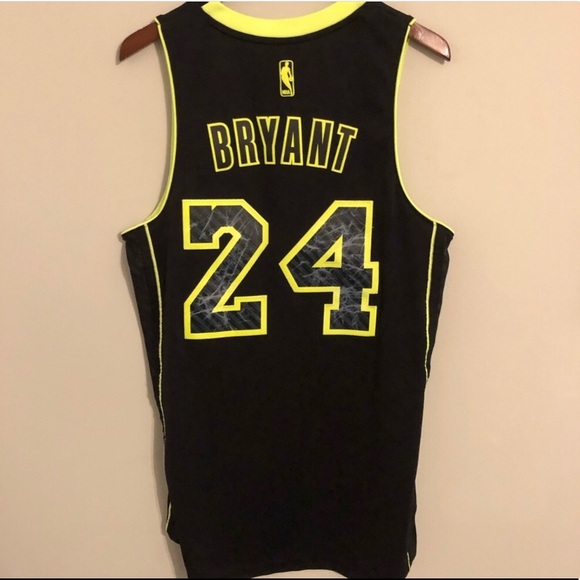 yellow and black lakers jersey